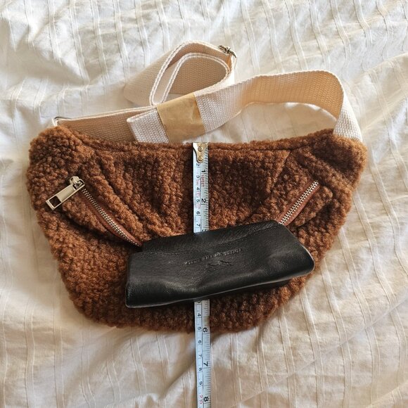 New Octobre Editions Fleece Crossbody Pouch - 2024 - Khaki - Picture 11 of 11